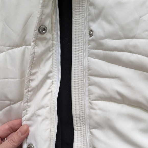 NWT Calvin Klein Puffy Vest - Picture 10 of 10
